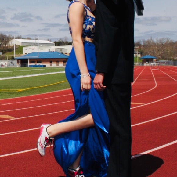 Gorgeous Prom Dress!! - Picture 4 of 5